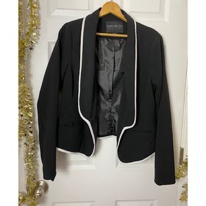 FOREVER 21 Women’s Blazer.